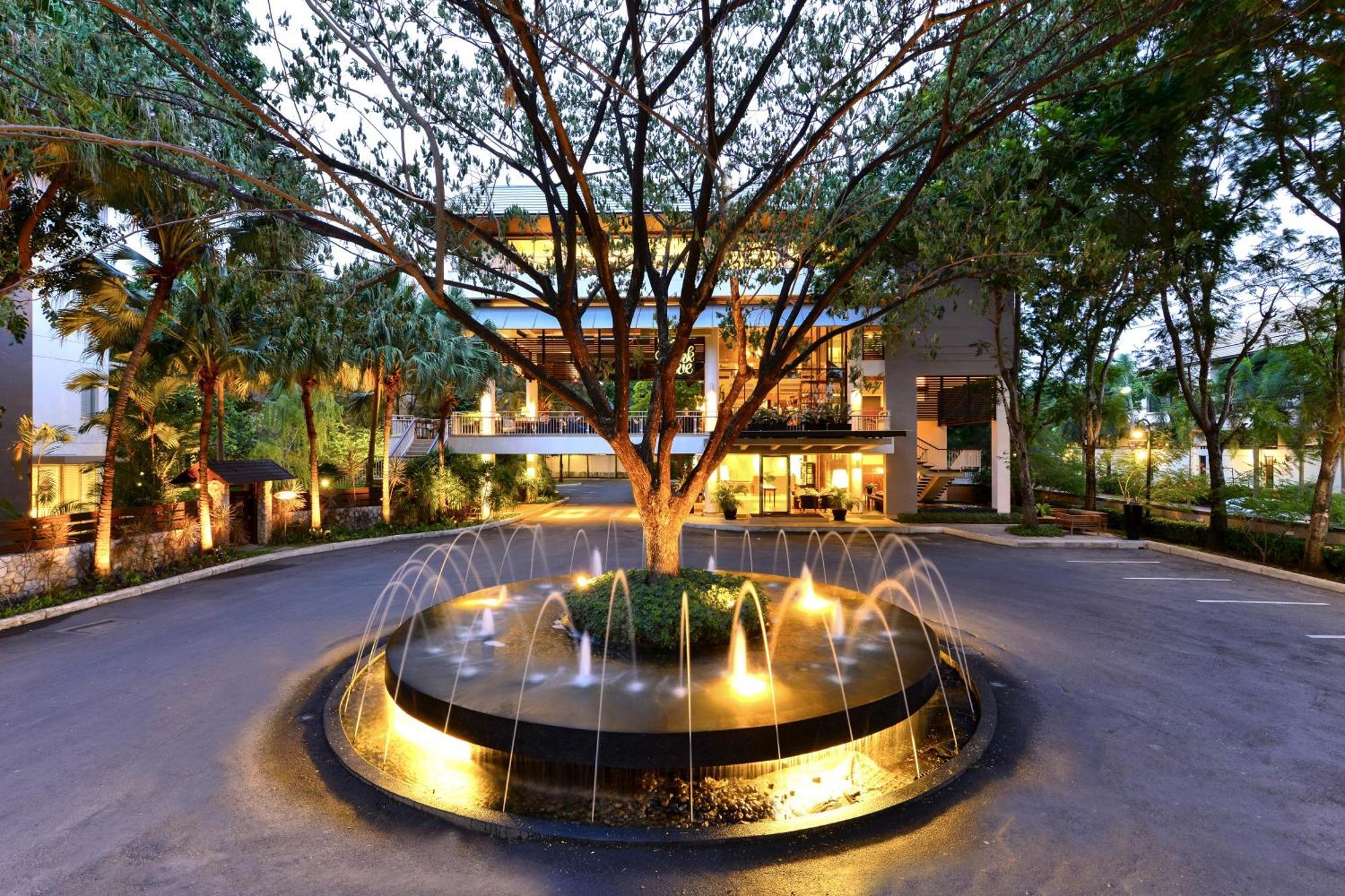 The Park Nine Hotel Srinakarin Bangkok Exteriör bild